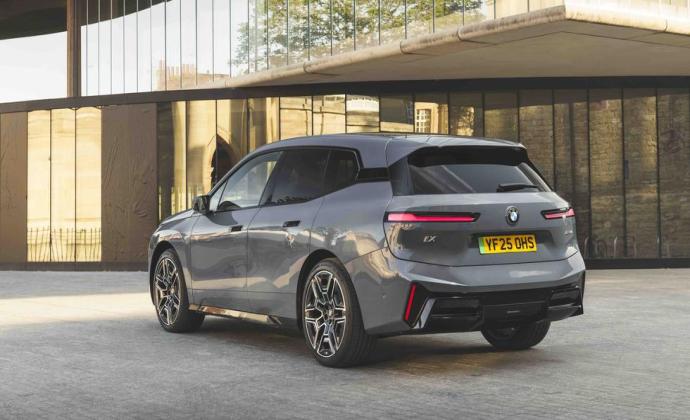 BMW iX - Vehicle Image